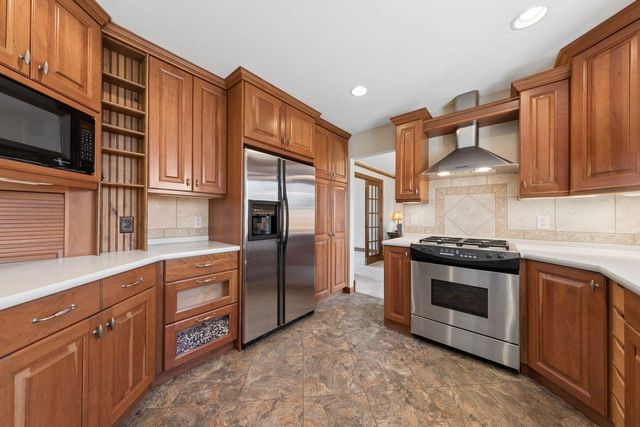 4363 Bramblewood Avenue, Vadnais Heights, MN 55127