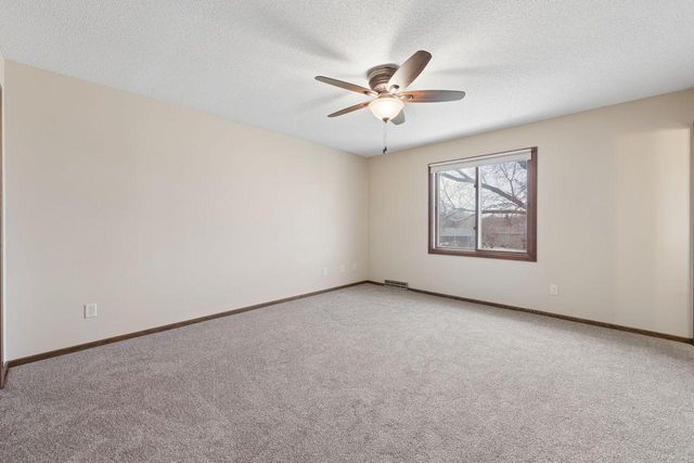 4363 Bramblewood Avenue, Vadnais Heights, MN 55127