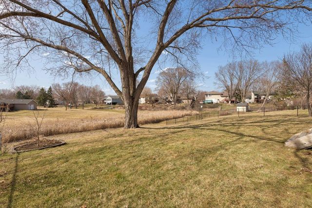 4363 Bramblewood Avenue, Vadnais Heights, MN 55127