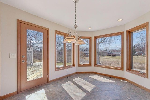 4363 Bramblewood Avenue, Vadnais Heights, MN 55127