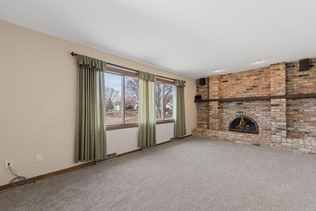 4363 Bramblewood Avenue, Vadnais Heights, MN 55127