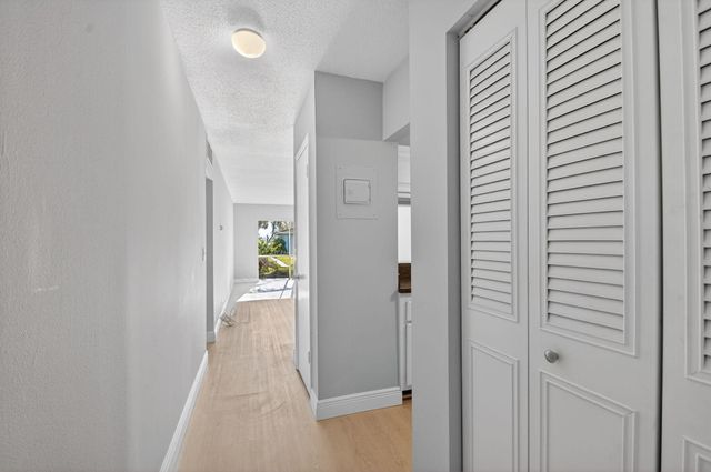 1432 S Lakeside Drive 4, Lake Worth Beach, FL 33460