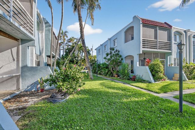 1432 S Lakeside Drive 4, Lake Worth Beach, FL 33460