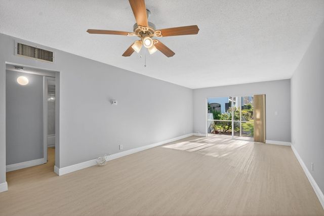 1432 S Lakeside Drive 4, Lake Worth Beach, FL 33460