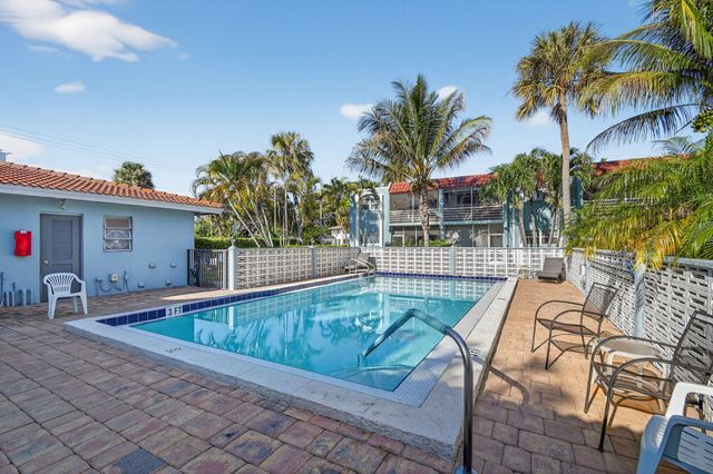 1432 S Lakeside Drive 4, Lake Worth Beach, FL 33460