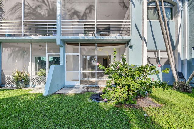 1432 S Lakeside Drive 4, Lake Worth Beach, FL 33460