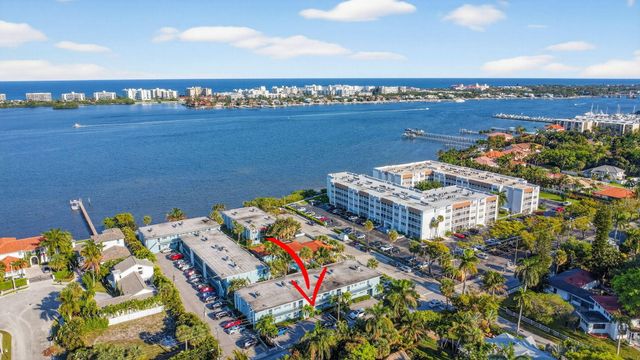 1432 S Lakeside Drive 4, Lake Worth Beach, FL 33460