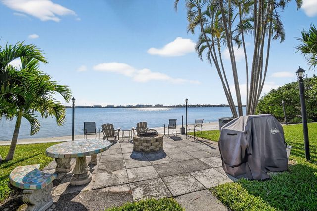 1432 S Lakeside Drive 4, Lake Worth Beach, FL 33460