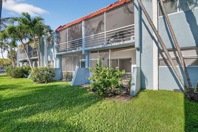 1432 S Lakeside Drive 4, Lake Worth Beach, FL 33460