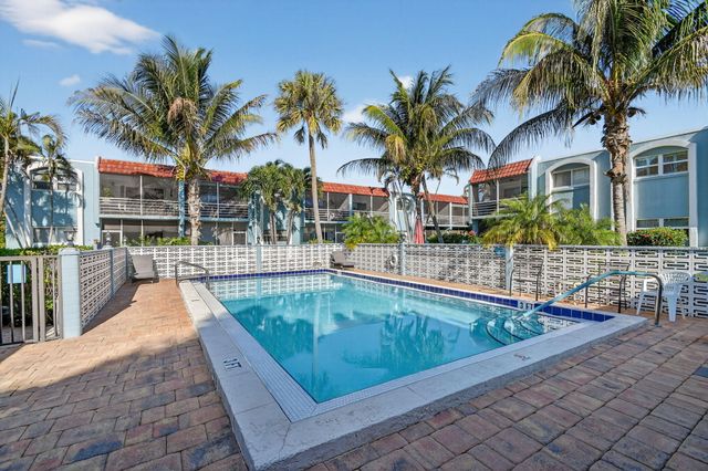 1432 S Lakeside Drive 4, Lake Worth Beach, FL 33460