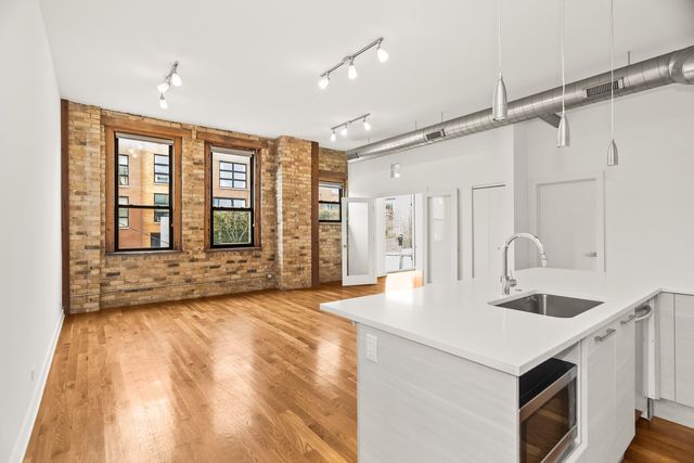 1755 N Damen Avenue 202, Chicago, IL 60647