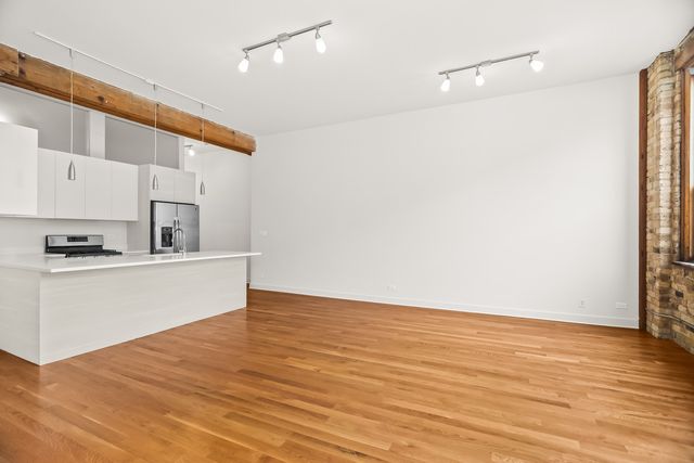 1755 N Damen Avenue 202, Chicago, IL 60647