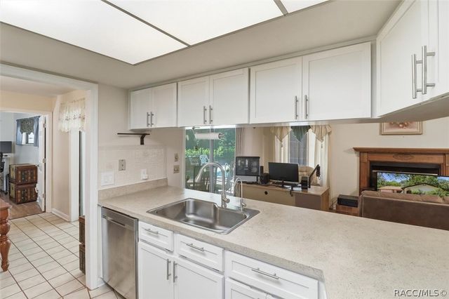 2690 W Express Lane, Lecanto, FL 34461