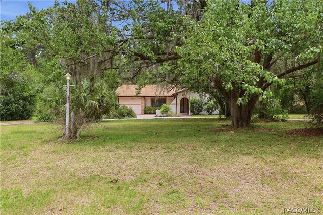 2690 W Express Lane, Lecanto, FL 34461