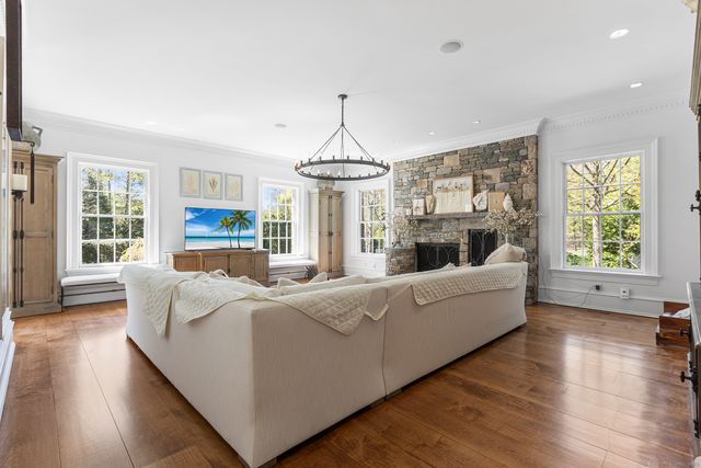 2959 Congress Street, Fairfield, CT 06824