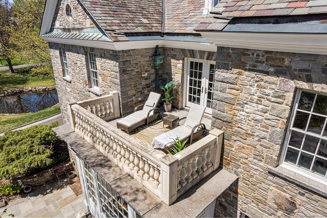 2959 Congress Street, Fairfield, CT 06824