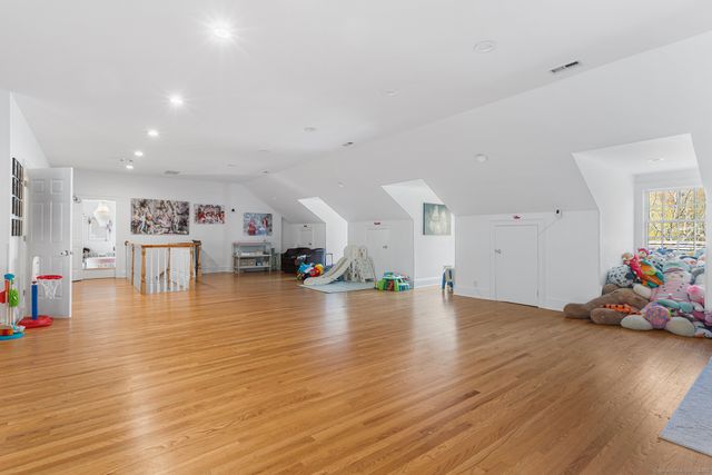 2959 Congress Street, Fairfield, CT 06824