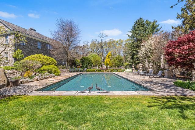 2959 Congress Street, Fairfield, CT 06824