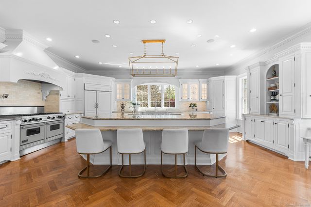 2959 Congress Street, Fairfield, CT 06824