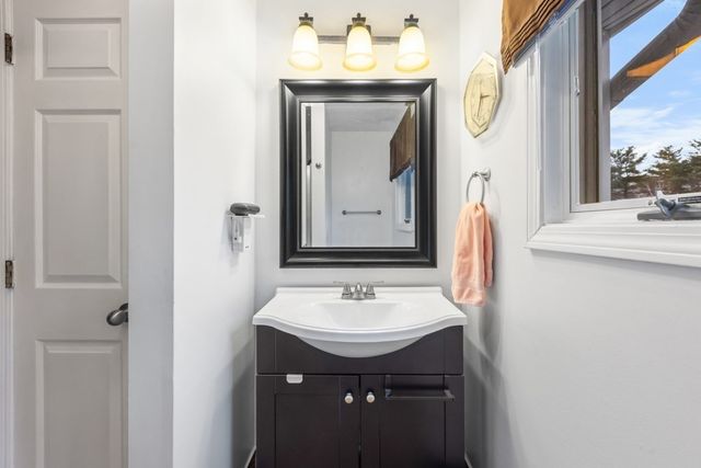 1200 Salem St 127, Lynnfield, MA 01940