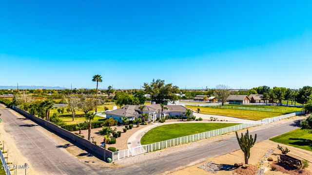 39899 N CREEKSIDE Road, San Tan Valley, AZ 85140