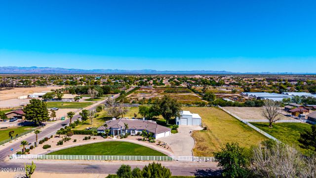 39899 N CREEKSIDE Road, San Tan Valley, AZ 85140