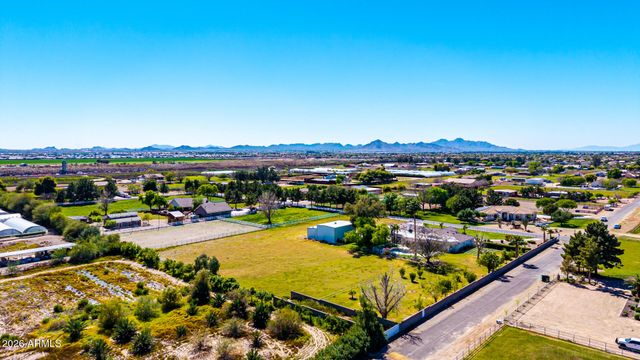 39899 N CREEKSIDE Road, San Tan Valley, AZ 85140