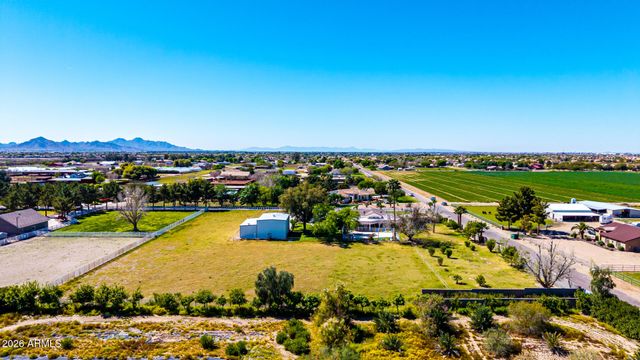 39899 N CREEKSIDE Road, San Tan Valley, AZ 85140