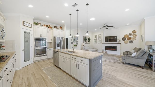 20 Country Club Harbor Cir, Palm Coast, FL 32137