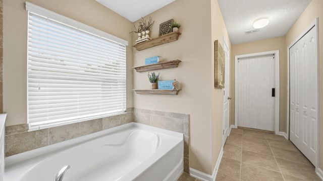 20 Country Club Harbor Cir, Palm Coast, FL 32137