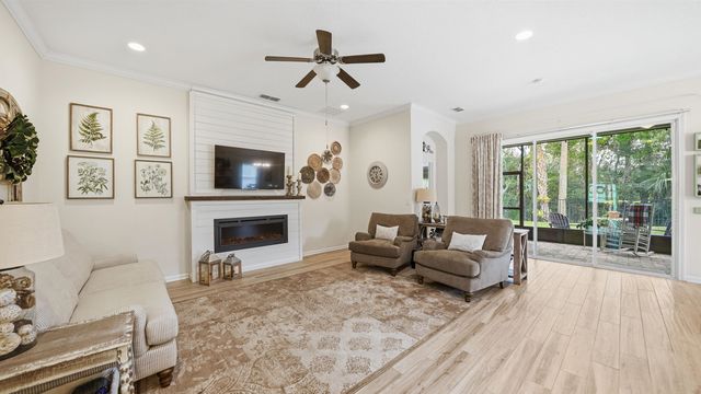 20 Country Club Harbor Cir, Palm Coast, FL 32137