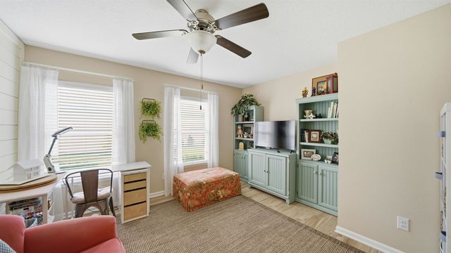 20 Country Club Harbor Cir, Palm Coast, FL 32137