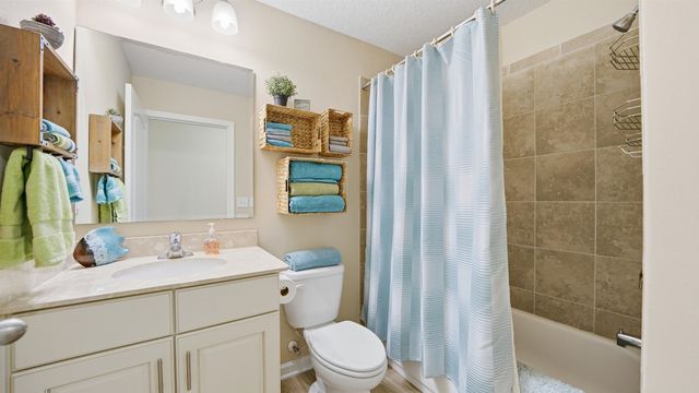 20 Country Club Harbor Cir, Palm Coast, FL 32137