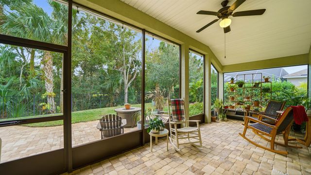 20 Country Club Harbor Cir, Palm Coast, FL 32137