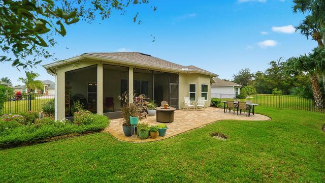 20 Country Club Harbor Cir, Palm Coast, FL 32137