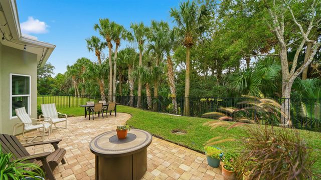 20 Country Club Harbor Cir, Palm Coast, FL 32137