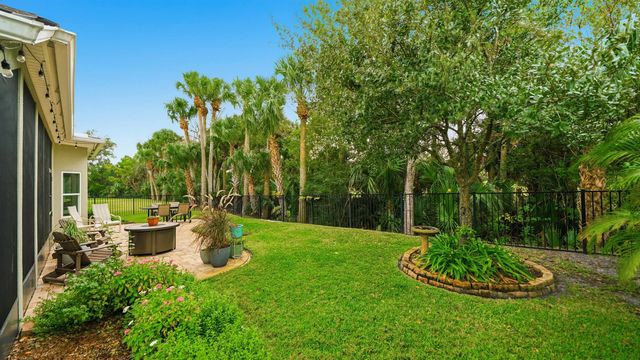 20 Country Club Harbor Cir, Palm Coast, FL 32137