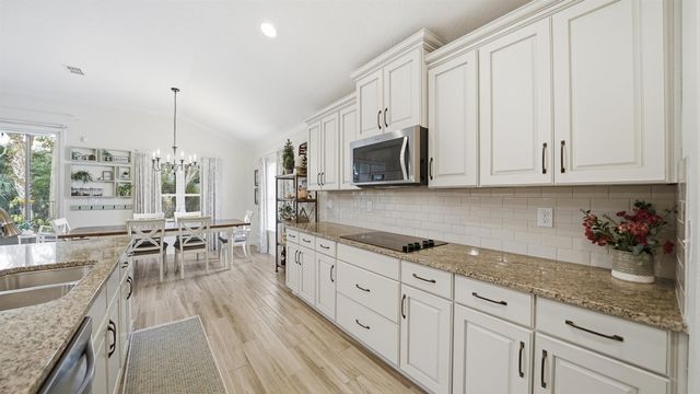 20 Country Club Harbor Cir, Palm Coast, FL 32137