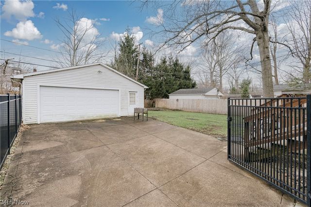 3078 Scarborough Road, Cleveland Heights, OH 44118