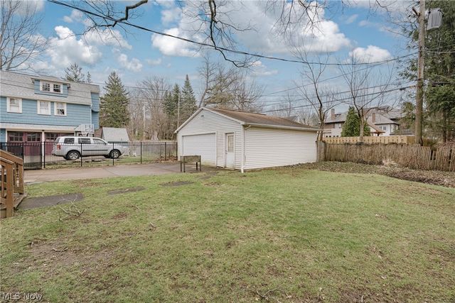 3078 Scarborough Road, Cleveland Heights, OH 44118