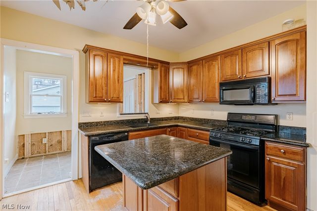 3078 Scarborough Road, Cleveland Heights, OH 44118