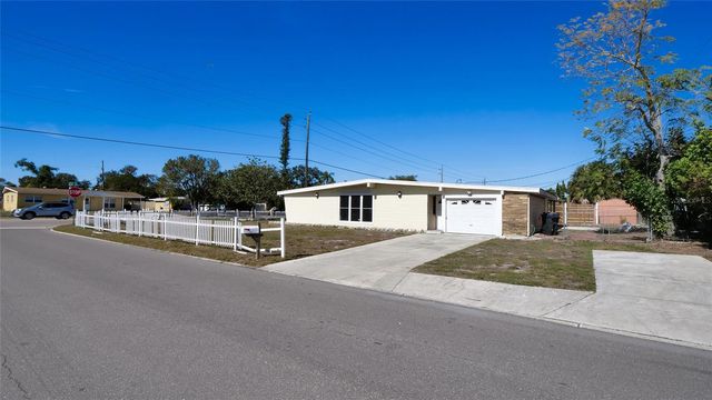 2506 ROSE AVENUE, Bradenton, FL 34207