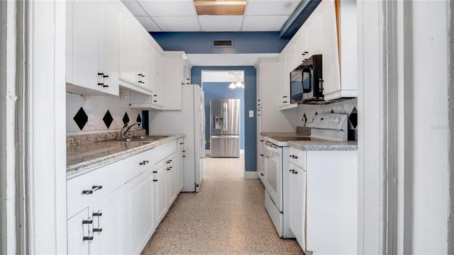 2506 ROSE AVENUE, Bradenton, FL 34207