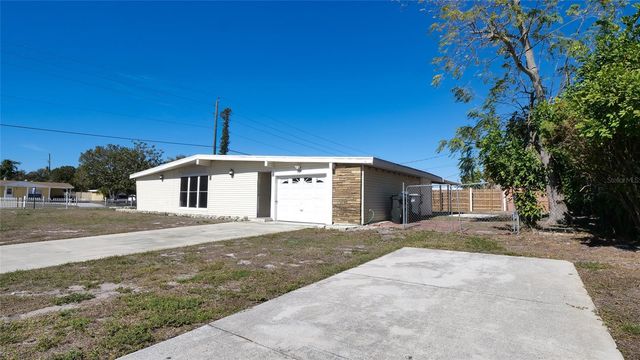2506 ROSE AVENUE, Bradenton, FL 34207