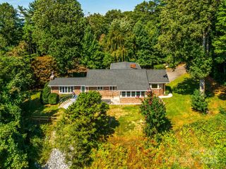 140 Matthew Drive, Hendersonville, NC 28739