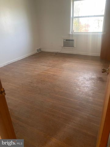 2019 DELMAR DR, Folcroft, PA 19032