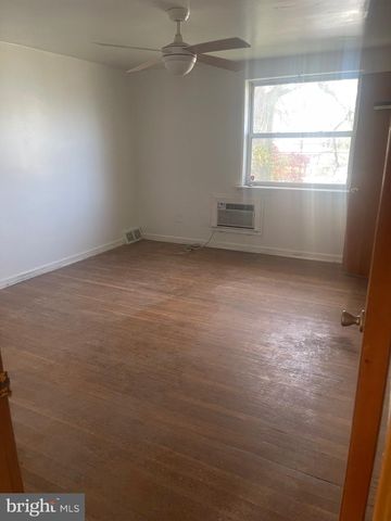 2019 DELMAR DR, Folcroft, PA 19032