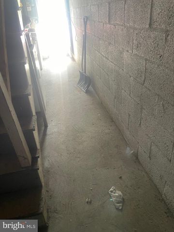 2019 DELMAR DR, Folcroft, PA 19032