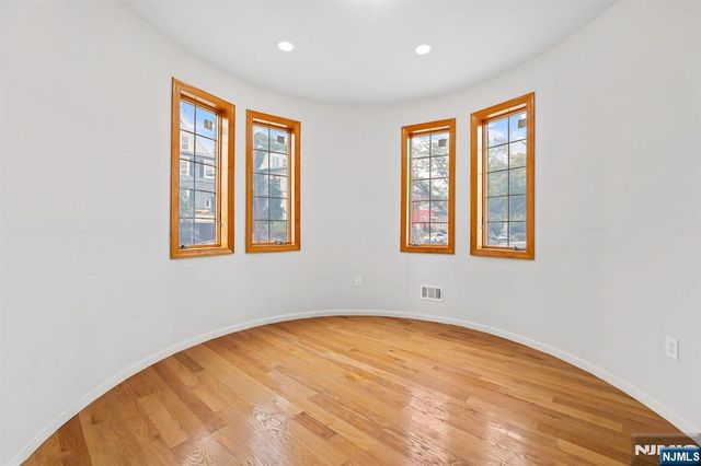 176 Union Avenue 2, Rutherford, NJ 07070