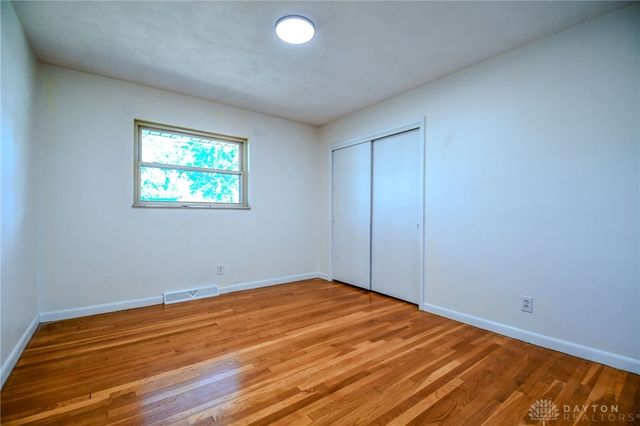 152 Cheltenham Drive, Centerville, OH 45459